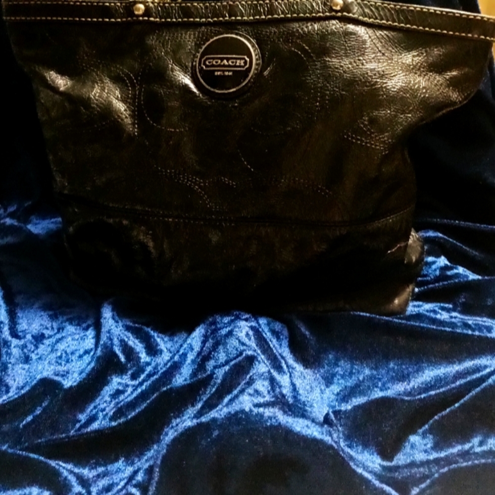 VINTAGE COACH SIGNITURE BLACK PATTON LEATHER STITCHED AND CRINKLED TOTE